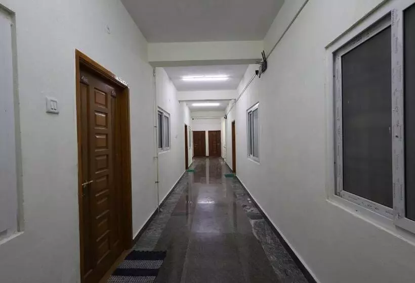 ホテル Srinivasa Serviced Apartment