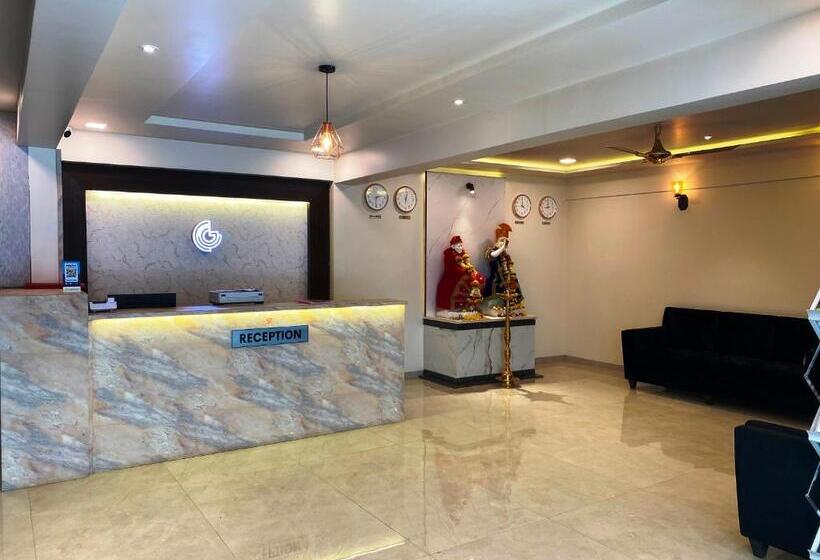 فندق The Grand Sarovar Inn And Suites