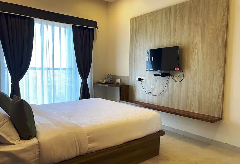 Hotelli The Grand Sarovar Inn And Suites