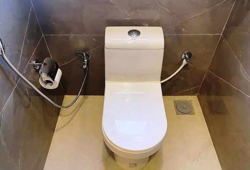 Hotelli The Grand Sarovar Inn And Suites