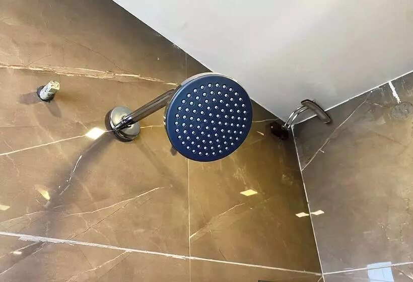 Hotelli The Grand Sarovar Inn And Suites