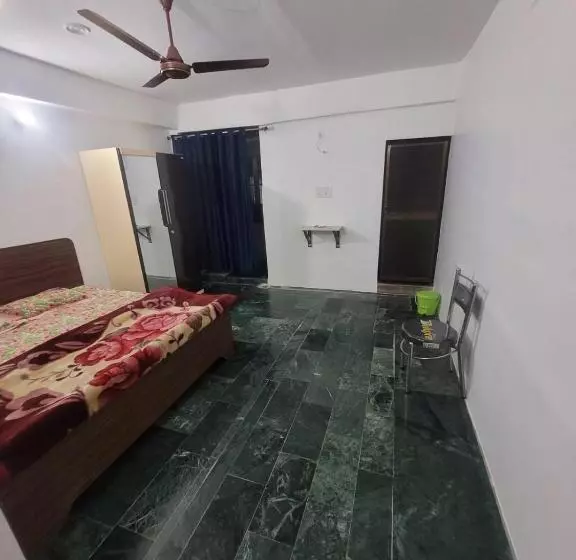 Majatalo Pushpa Vatika