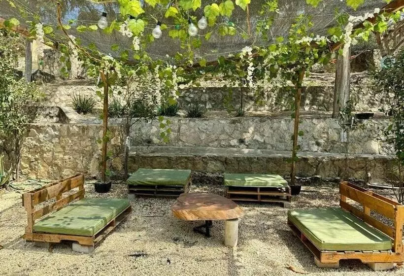 Majatalo Villa Mohana