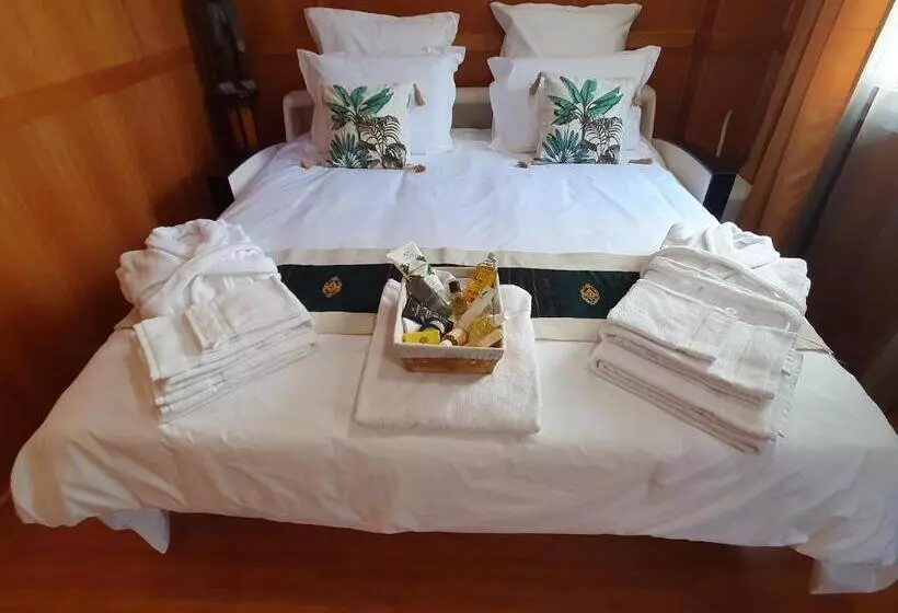ベッドアンドブレックファースト Chambre Privée Avec Petit Déjeuner Dans Maison De Ville   Saint Mandé  Paris