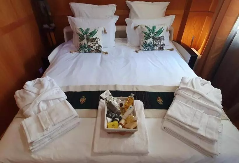 ベッドアンドブレックファースト Chambre Privée Avec Petit Déjeuner Dans Maison De Ville   Saint Mandé  Paris