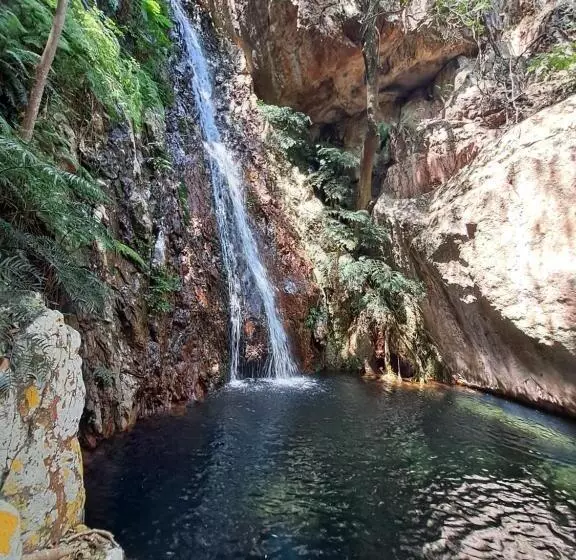 تختخواب و صبحانه Inn The Valley