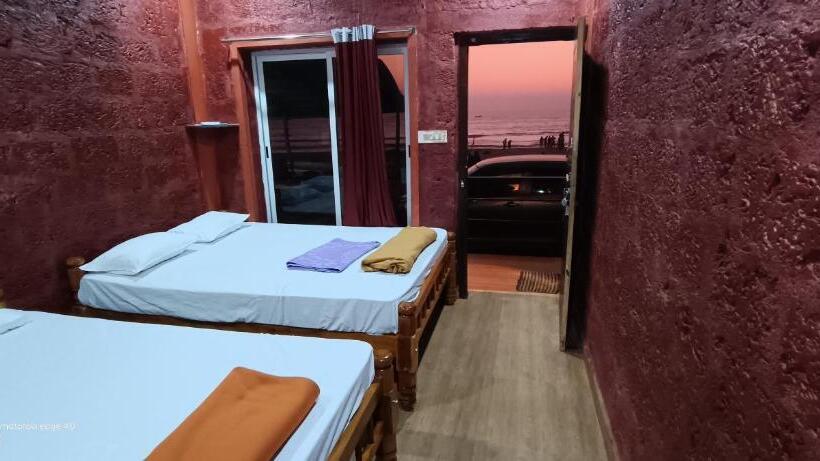 فندق Aisiri Comforts Beach Stay And Cafe