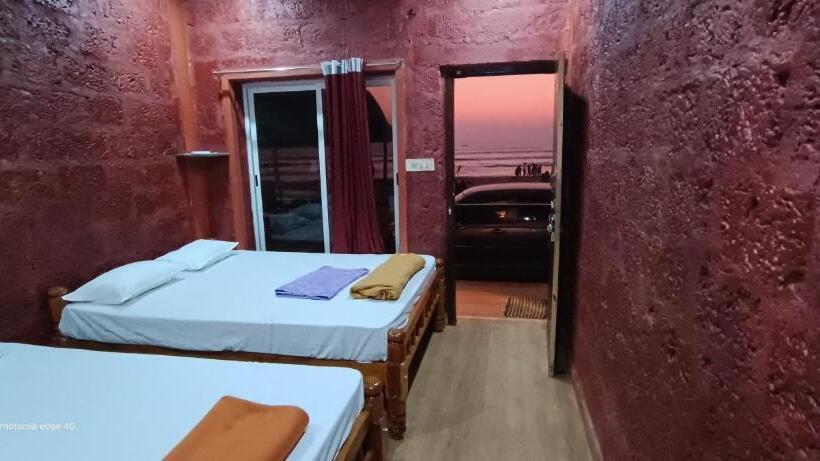 فندق Aisiri Comforts Beach Stay And Cafe