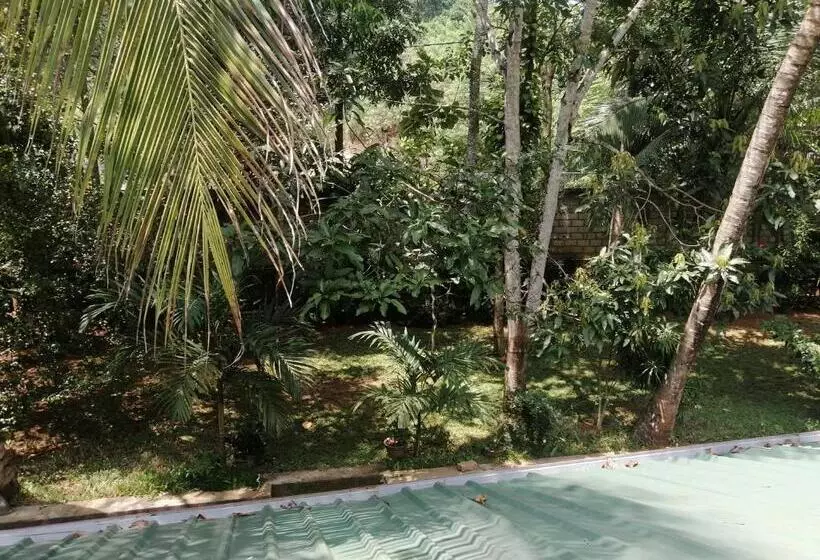 هتل Geeth Lanka River Resort