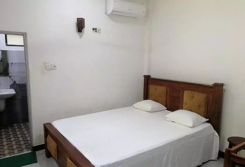 هتل Geeth Lanka River Resort