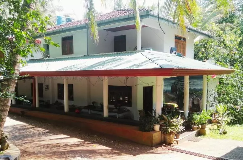 هتل Geeth Lanka River Resort