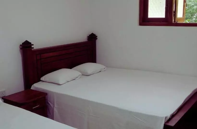 هتل Geeth Lanka River Resort