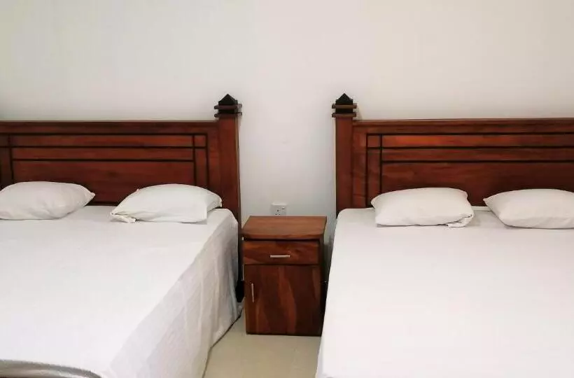 هتل Geeth Lanka River Resort
