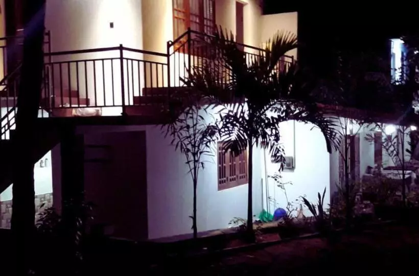 هتل Geeth Lanka River Resort