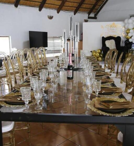 בית מלון כפרי Makhadzi S Clouds Lodge