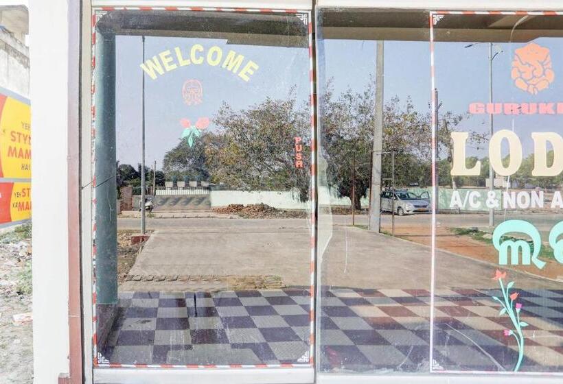 בית מלון כפרי Oyo Gurukrupa Lodge