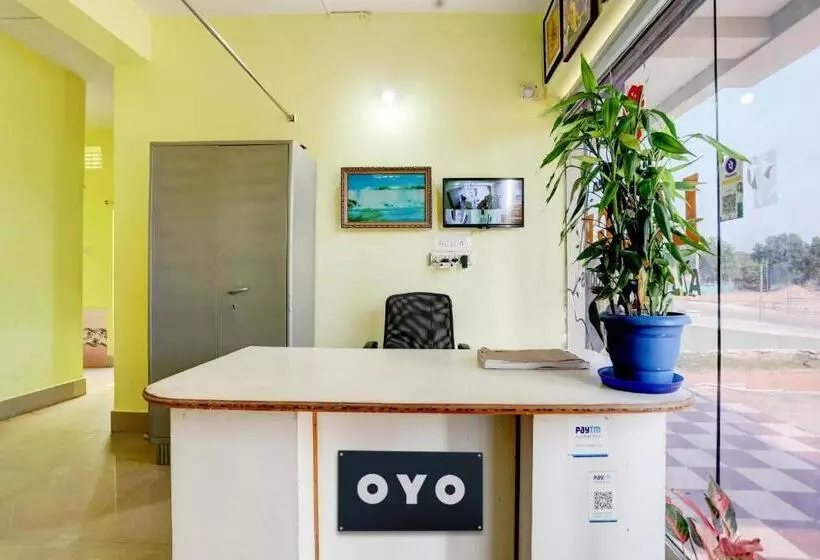 Hotelli Oyo Gurukrupa Lodge
