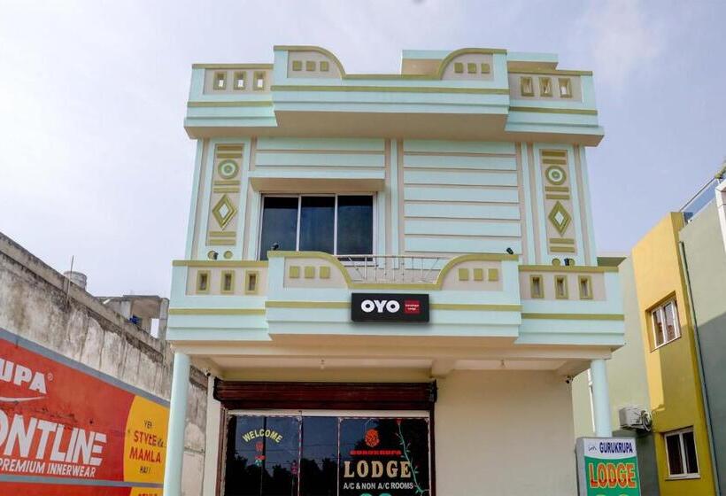 בית מלון כפרי Oyo Gurukrupa Lodge