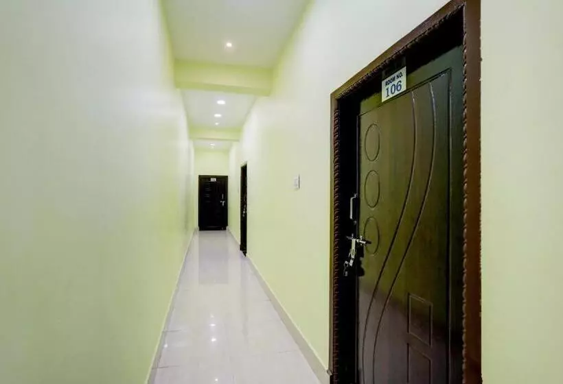 Hotelli Oyo Gurukrupa Lodge