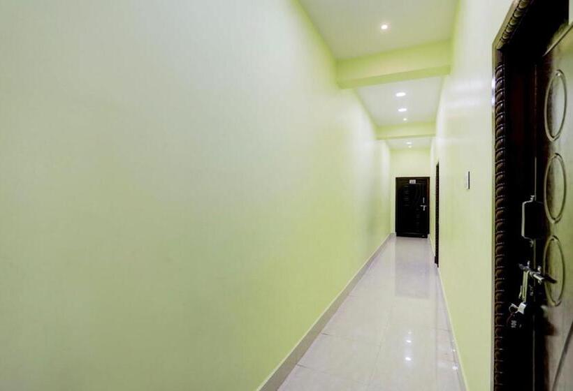 בית מלון כפרי Oyo Gurukrupa Lodge