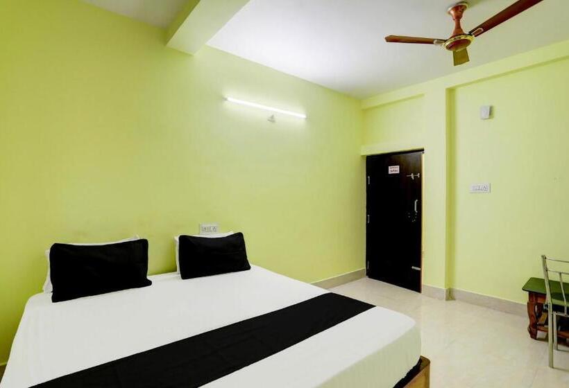 בית מלון כפרי Oyo Gurukrupa Lodge