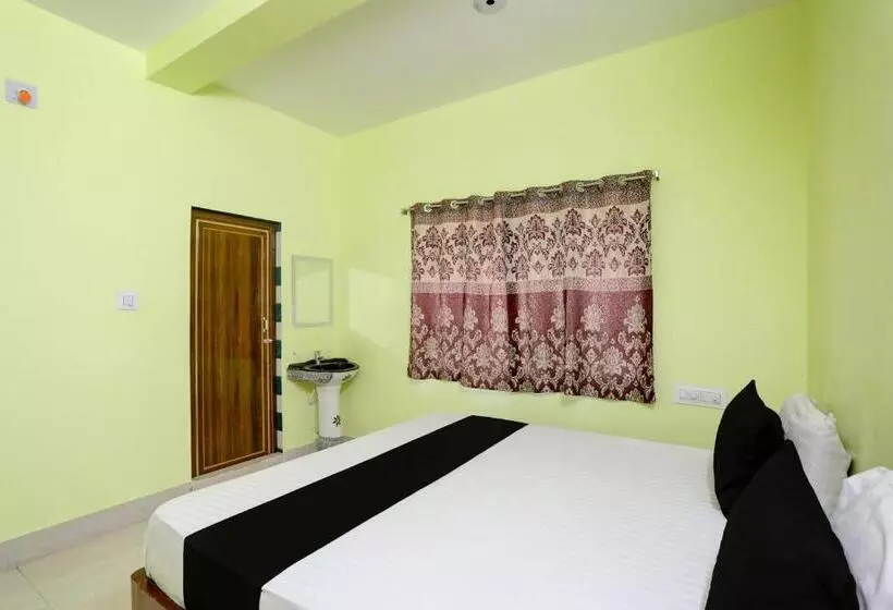 Hotelli Oyo Gurukrupa Lodge