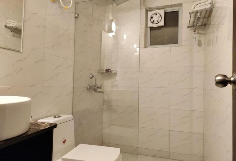 בית מלון כפרי Shivay Adventure  Vrindavan