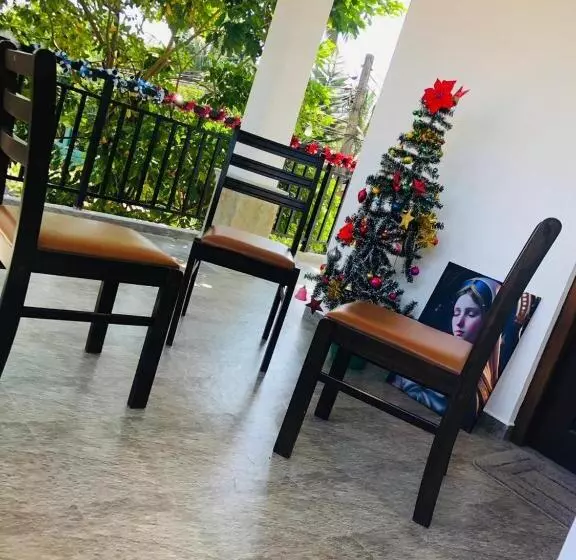 ペンション Green Leaf   Negombo
