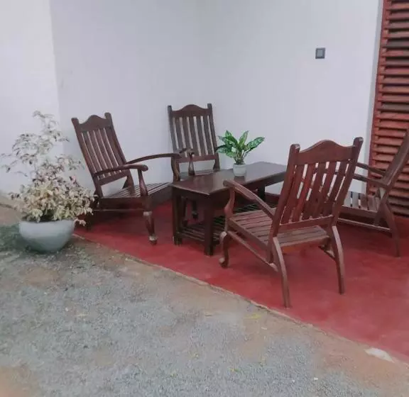 Majatalo Jayamina Surf House