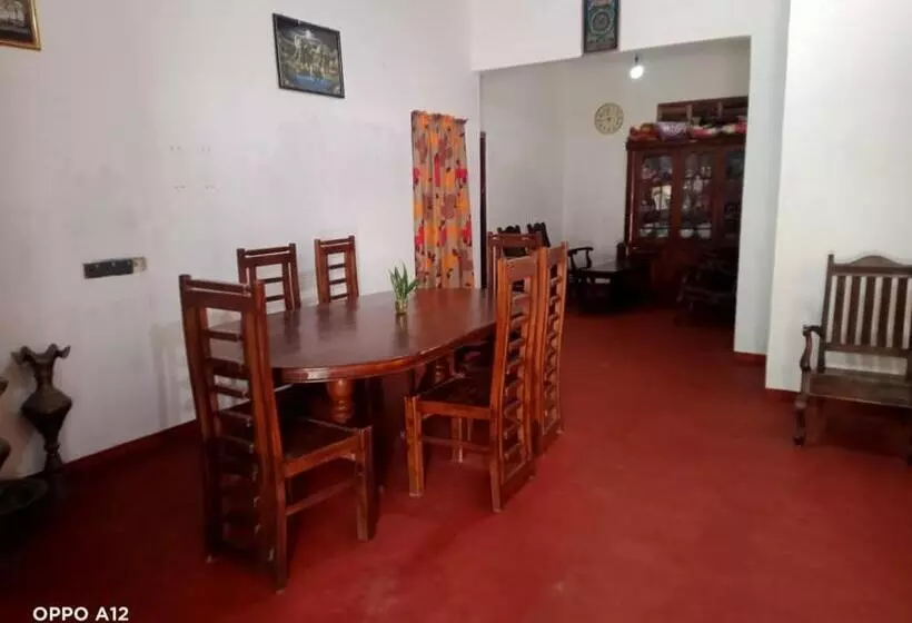 Majatalo Jayamina Surf House