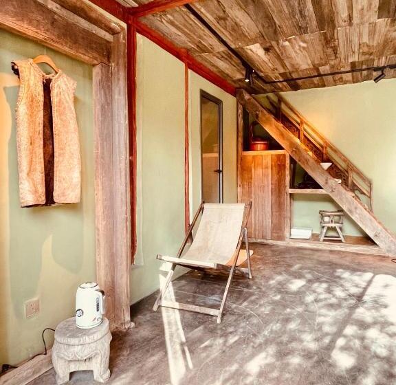 Pensão Qushe Snowy Mountain View Art B&b