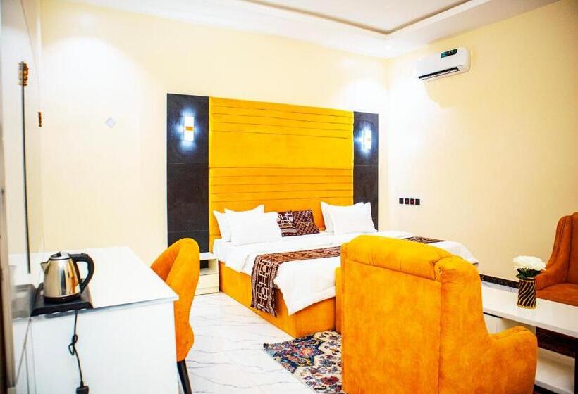 Pula Pula Luxury Hotel And Suites