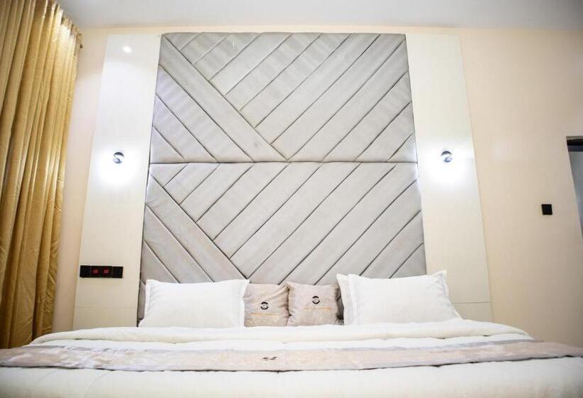 Pula Pula Luxury Hotel And Suites