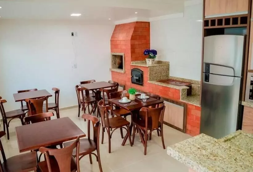 ユースホステル Pousada Família Eleutério