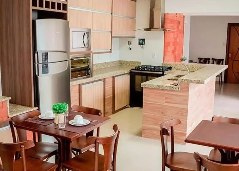 ユースホステル Pousada Família Eleutério