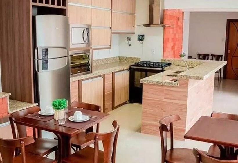 ユースホステル Pousada Família Eleutério