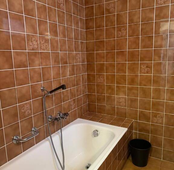 Aamiaismajoitus (B&B) Il Borgo Di Astano