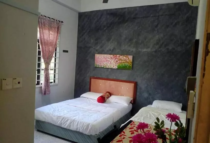 D  Bunga Hotel Bukit Bunga Bilik Standard Triple