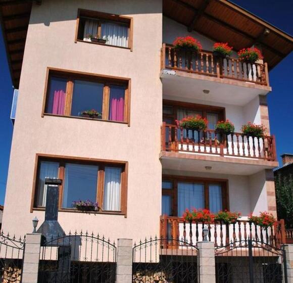 בית מלון כפרי хотел дончев