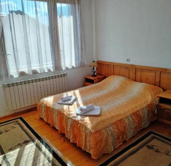 בית מלון כפרי хотел дончев