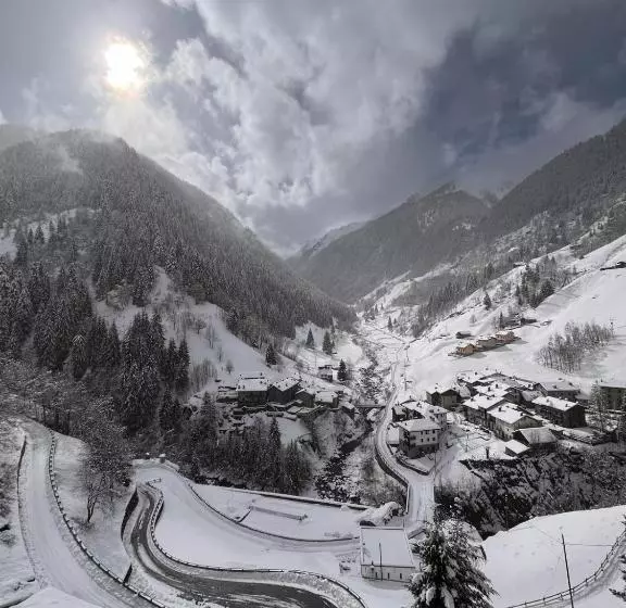 Hotelli Albergo Vallunga