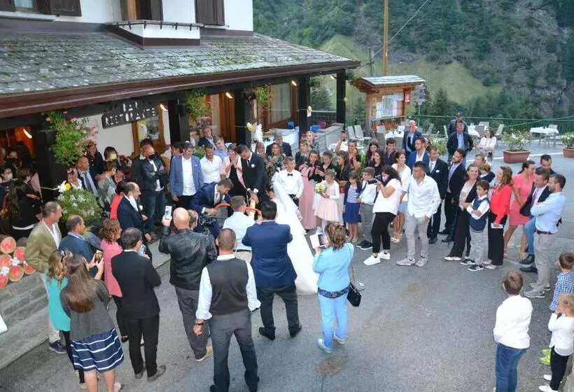 Hotelli Albergo Vallunga