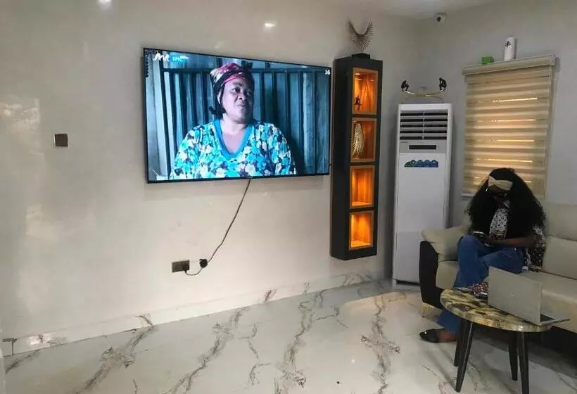 هتل Connery Homes