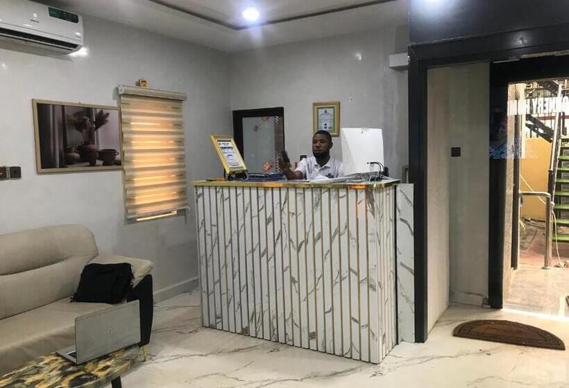 هتل Connery Homes