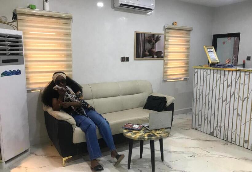 هتل Connery Homes