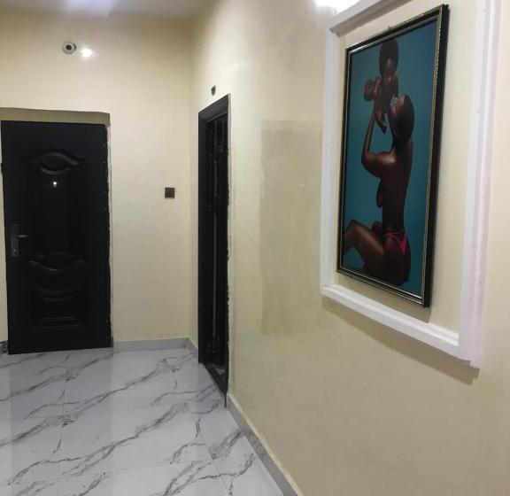 هتل Connery Homes