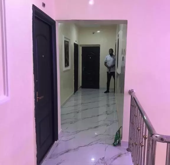 هتل Connery Homes