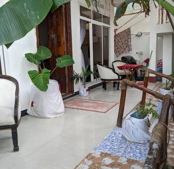 هتل Kassandra Beach