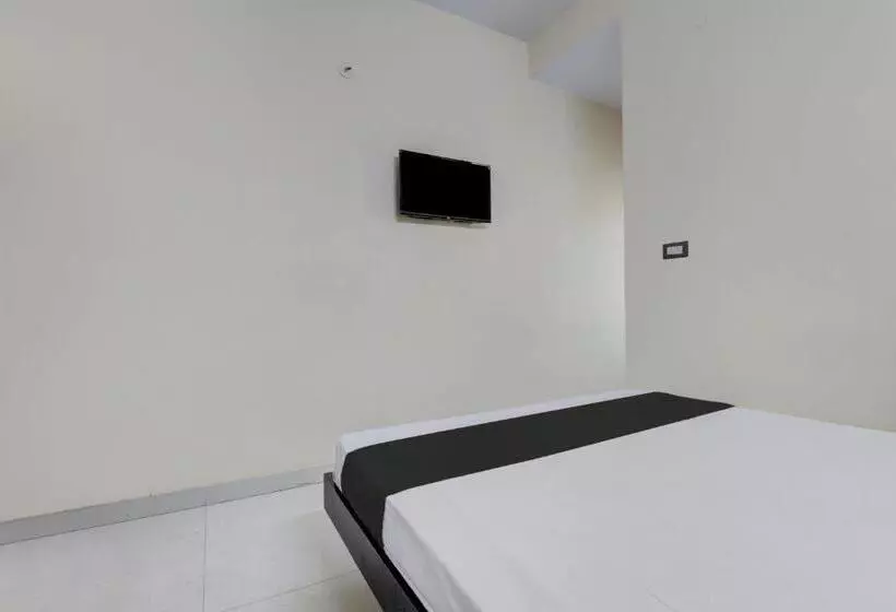 ホテル Oyo 823110 Lakshmi Deluxe Lodge