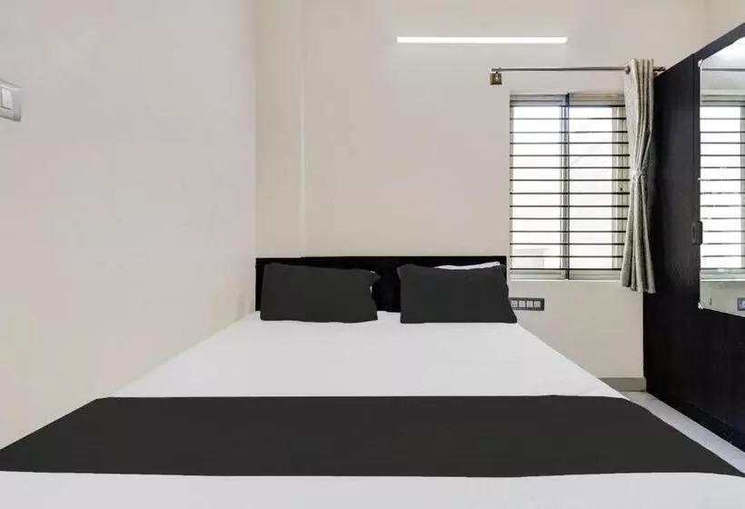 ホテル Oyo 823110 Lakshmi Deluxe Lodge